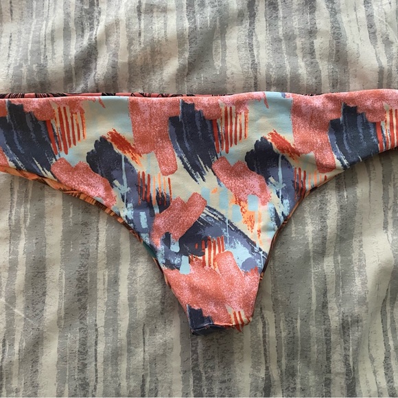 Maaji Reversible Swim Bottoms! Size Small - Picture 4 of 5